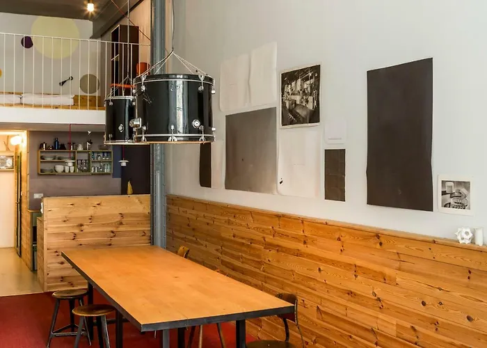 Meisterzimmer شقة لبسيا